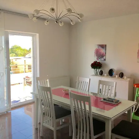 Haus Grace Apartment *
